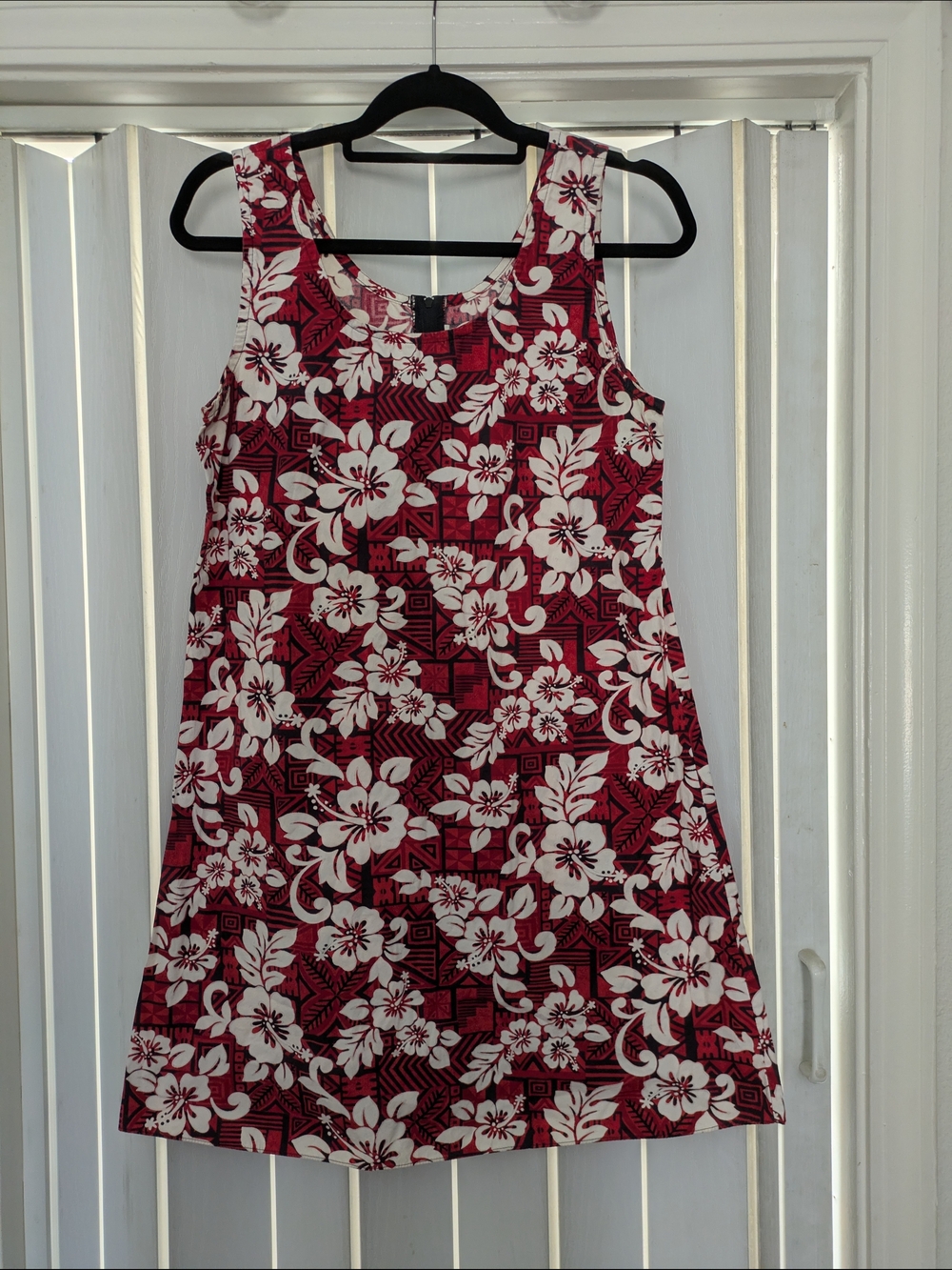 Red, Black & White Floral Hawaiian A-Line Sleeveless Dress Mini